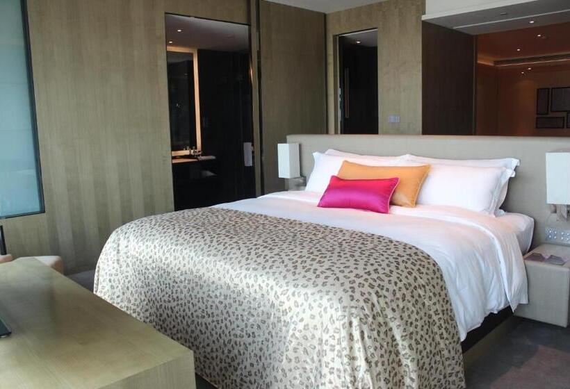 이그제큐티브 스위트, Wongtee V Hotel