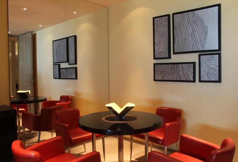 이그제큐티브 스위트, Wongtee V Hotel