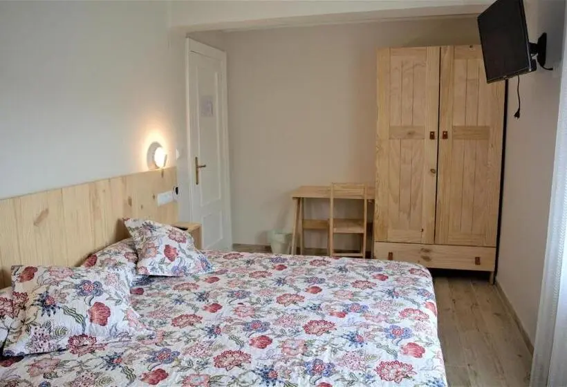 اتاق استاندارد سه تخته با سرویس بهداشتی مشترک, B&b Los Llanos