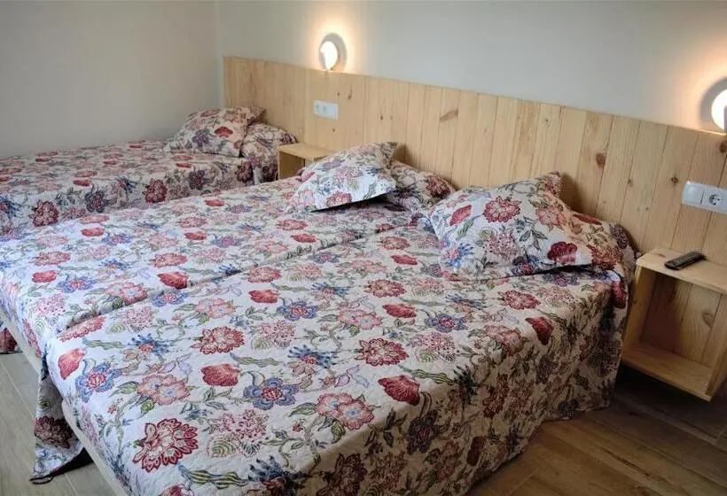 اتاق استاندارد سه تخته با سرویس بهداشتی مشترک, B&b Los Llanos
