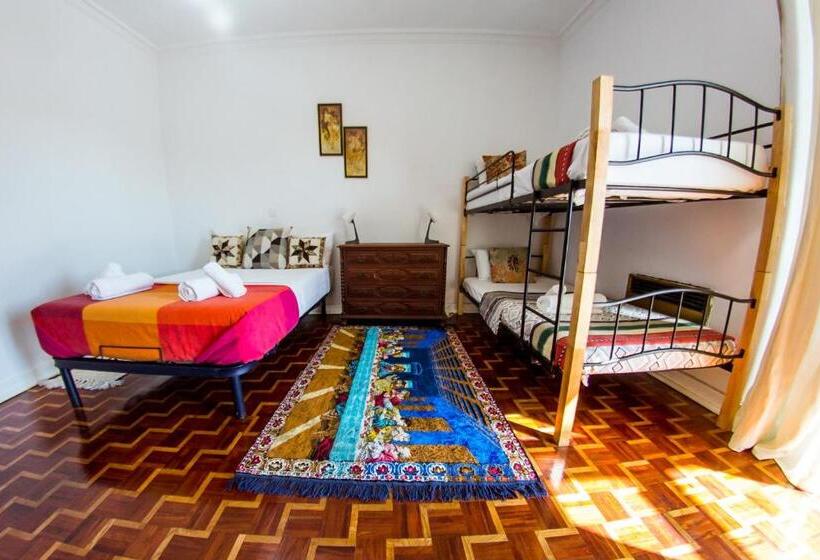 اتاق ساده سه‌ نفره, Lar Dois Coracões