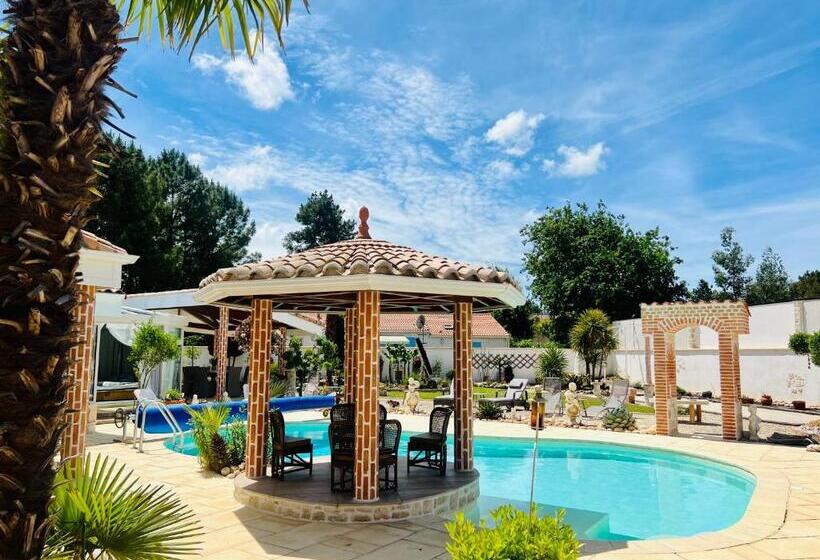 דירת חדר עם טרסה, Le Mas Des Mathes, Chambres D Hôtes, Studios