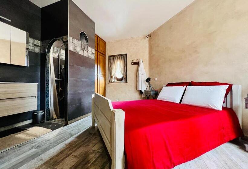 Апартаменты 1 Спальня с Террасой, Le Mas Des Mathes, Chambres D Hôtes, Studios