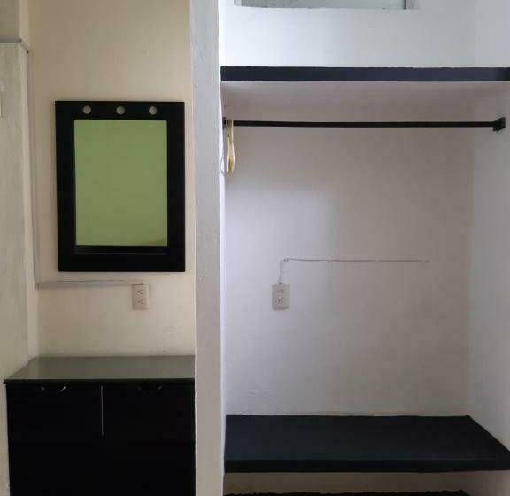 חדר סטנדרט, Zepeda