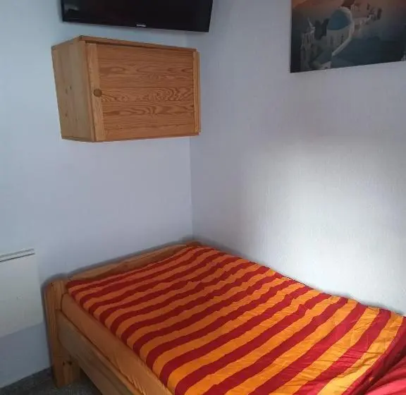 シングルベーシックルーム, Monteurwohnung Ferienwohnung Krings Baptistastr 2a