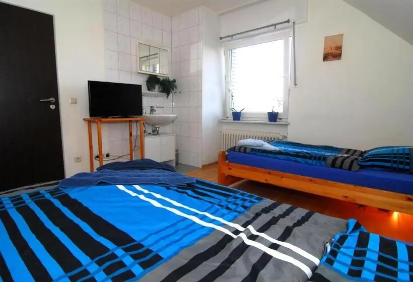 スタンダードトリプルルーム, Monteurwohnung Ferienwohnung Krings Baptistastr 2a