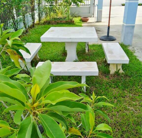 침실 3개 주택, Uthaithani Resort