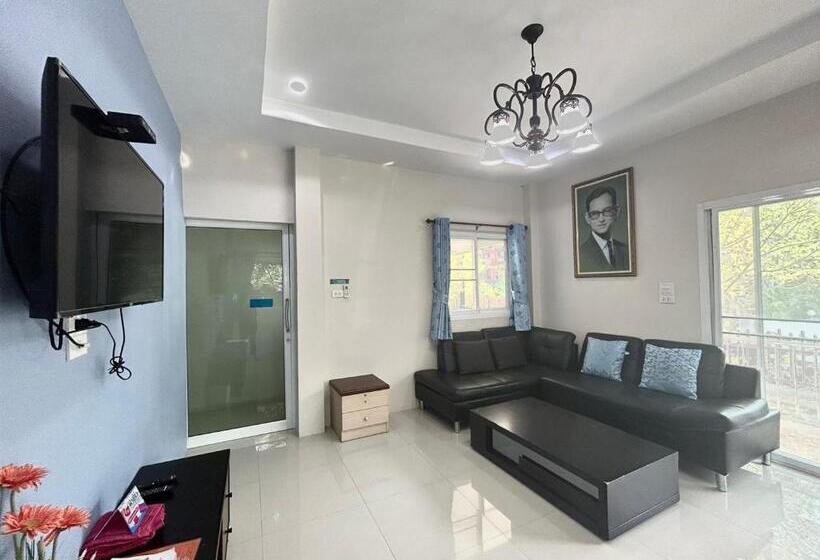 خانه 3 خوابه, Uthaithani Resort