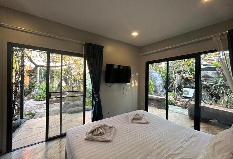 스탠다드 룸 가든 전망, Uthaithani Resort