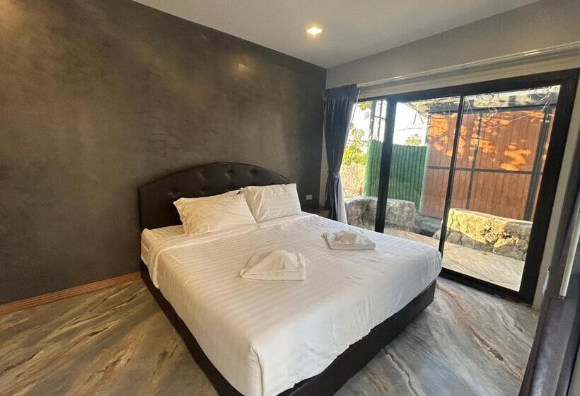 스탠다드 룸 가든 전망, Uthaithani Resort
