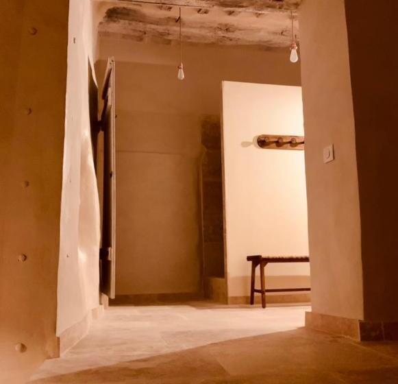 Студио Стандарт Вид на Сад, Le Vieux Portail