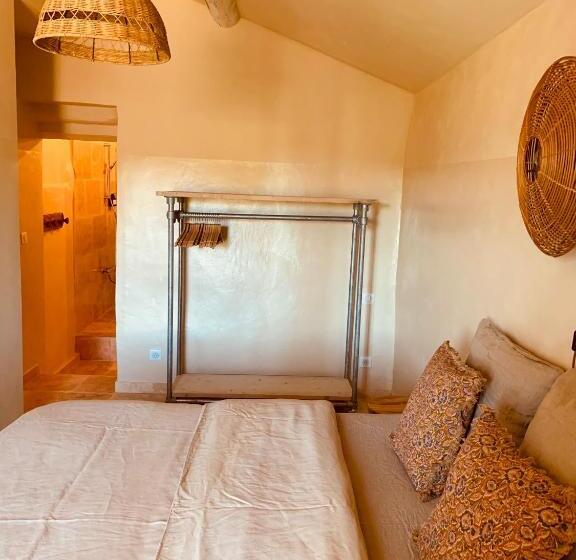 스탠다드 스튜디오 정원 전망, Le Vieux Portail