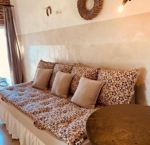 Студия Стандарт, Le Vieux Portail