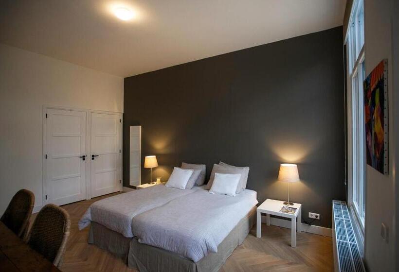 デラックスルーム, Oranjepark