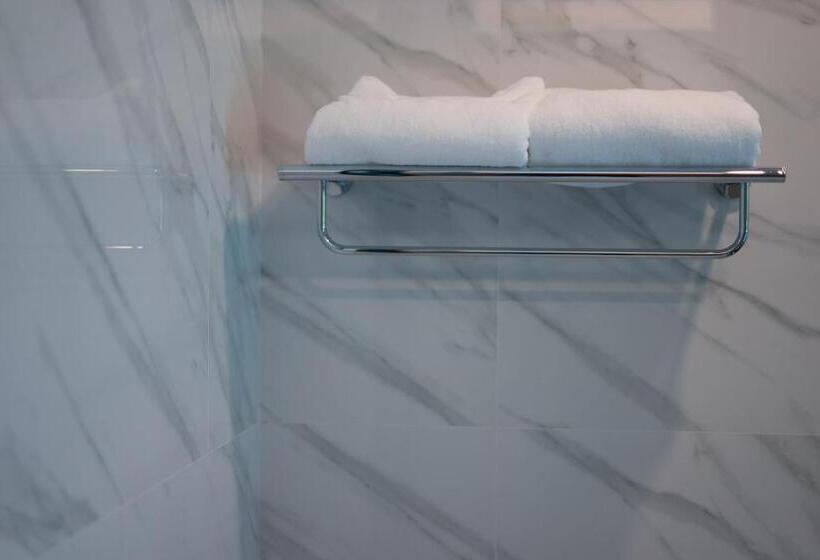 ویلای 4 خوابه, Good Night Pool Villa Phuket Sha Plus