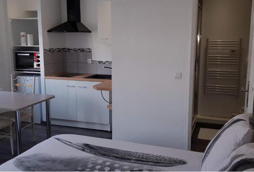 استودیوی استاندارد, Val Appart 1