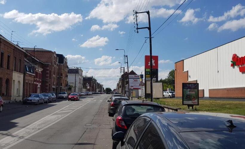 استودیوی استاندارد, Val Appart 1