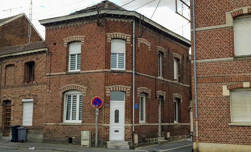 استودیوی استاندارد, Val Appart 1