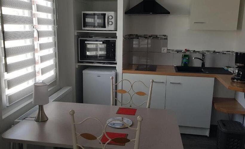 استودیوی استاندارد, Val Appart 1