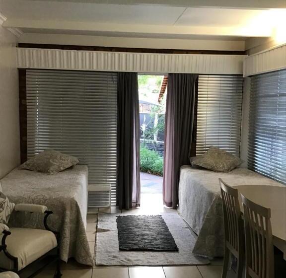 جناح عائلي, White River B & B