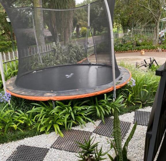 غرفة إقتصادية, White River B & B