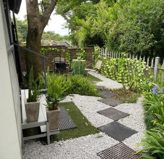 غرفة إقتصادية, White River B & B