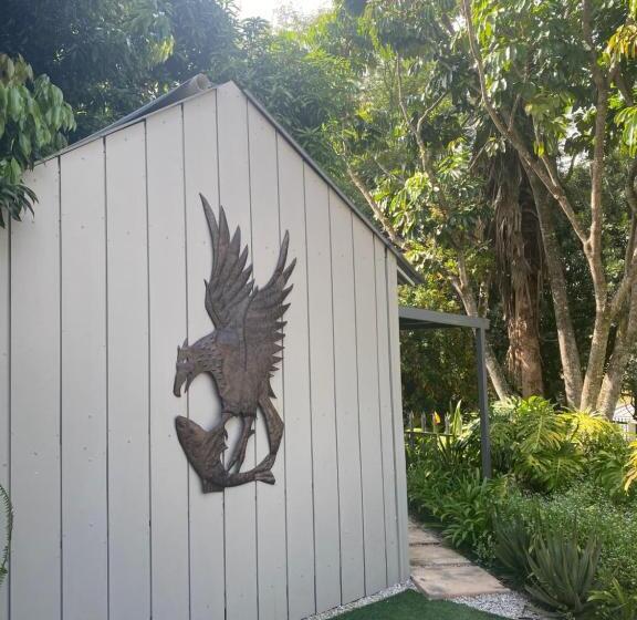 غرفة إقتصادية, White River B & B