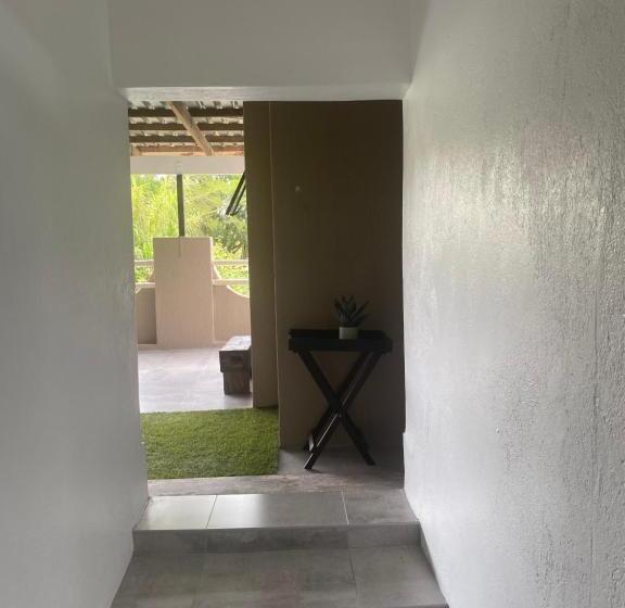 غرفة عائلية, White River B & B