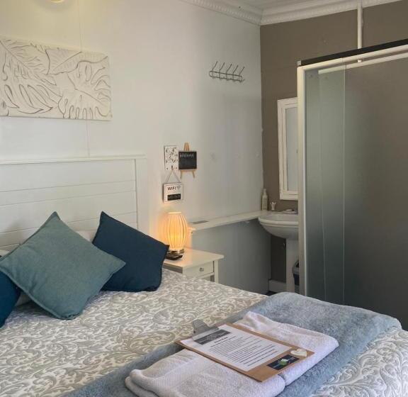 غرفة إقتصادية, White River B & B