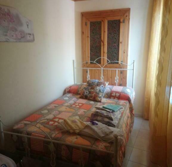 غرفة أساسية, B&b Il Campanile Di Leone Pina