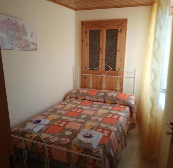 غرفة إقتصادية, B&b Il Campanile Di Leone Pina