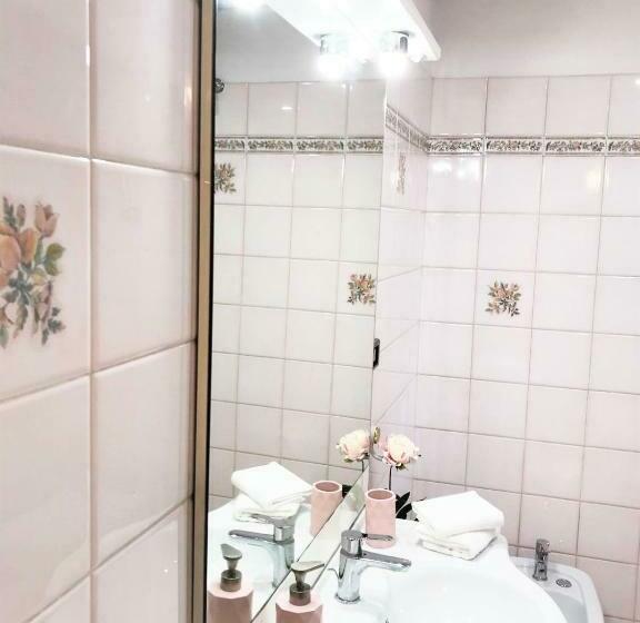 اتاق استاندارد سه نفره, B&b Red Village