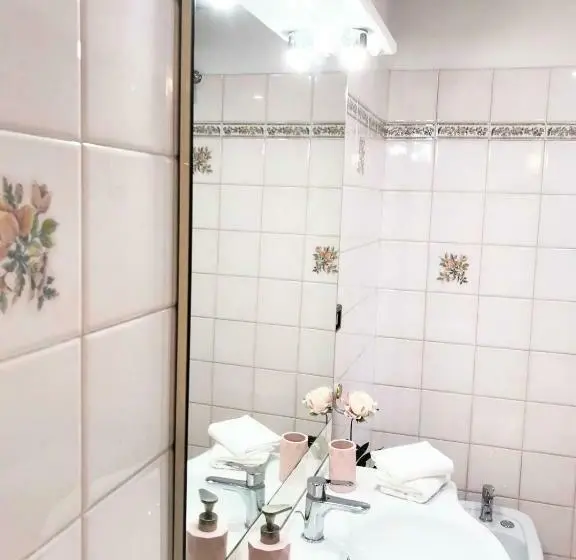 اتاق استاندارد سه نفره, B&b Red Village