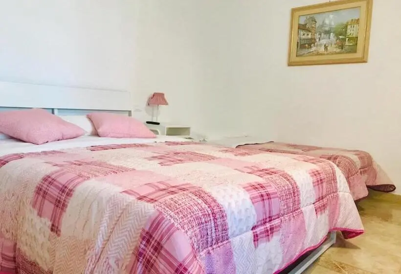 اتاق استاندارد سه نفره, B&b Red Village