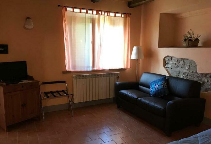 Pokój Standard Trzyosobowy, Colle Cornetto