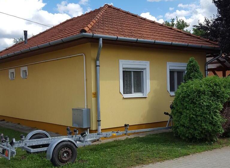 침실 1개 아파트, Juli Vendégház