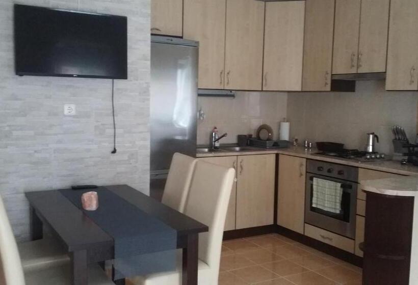 침실 1개 아파트, Juli Vendégház