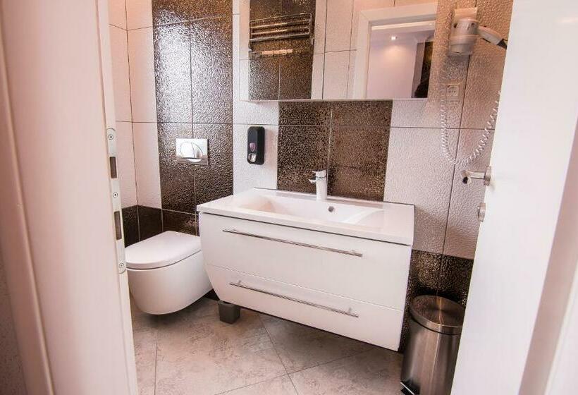 اتاق راحتی سه تخته, Vila Lemic Postojna