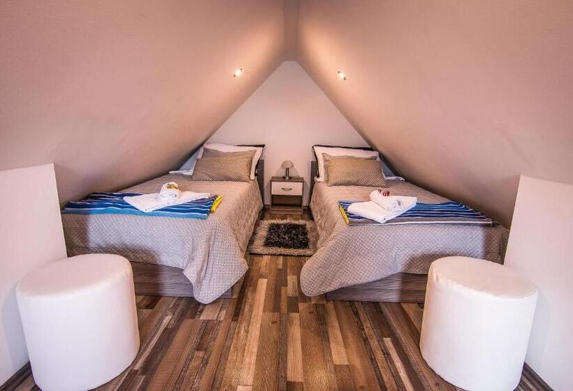 اتاق خانوادگی, Vila Lemic Postojna