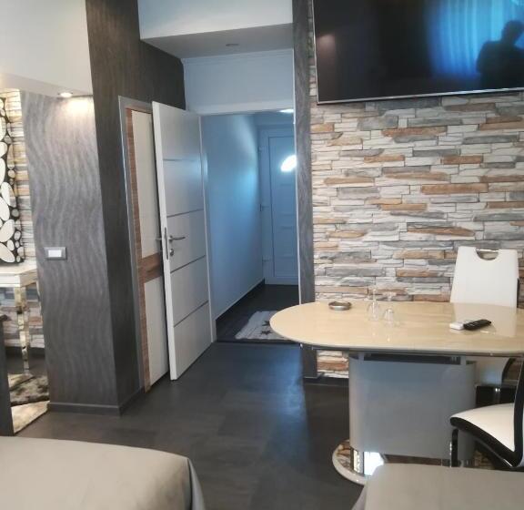 اتاق لوکس چهار تخته, Vila Lemic Postojna