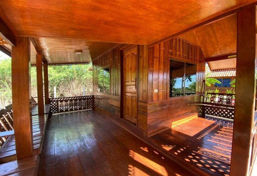 بانگلوی سوپریور, Jing Jo Boutique Bungalow