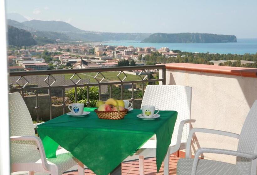 غرفة قياسية مطلّة علي البحر مزوَّدة بشُرفة, B&b Torre Nave