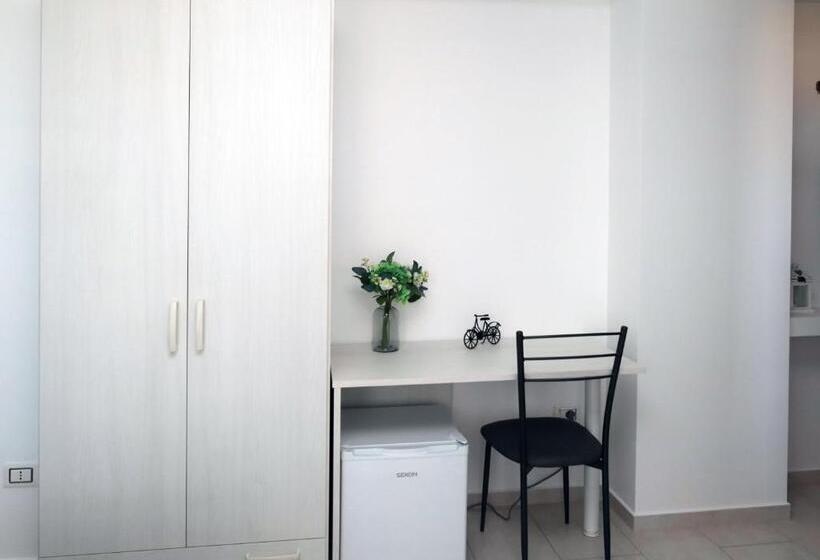 غرفة قياسية ثلاثية, B&b Torre Nave