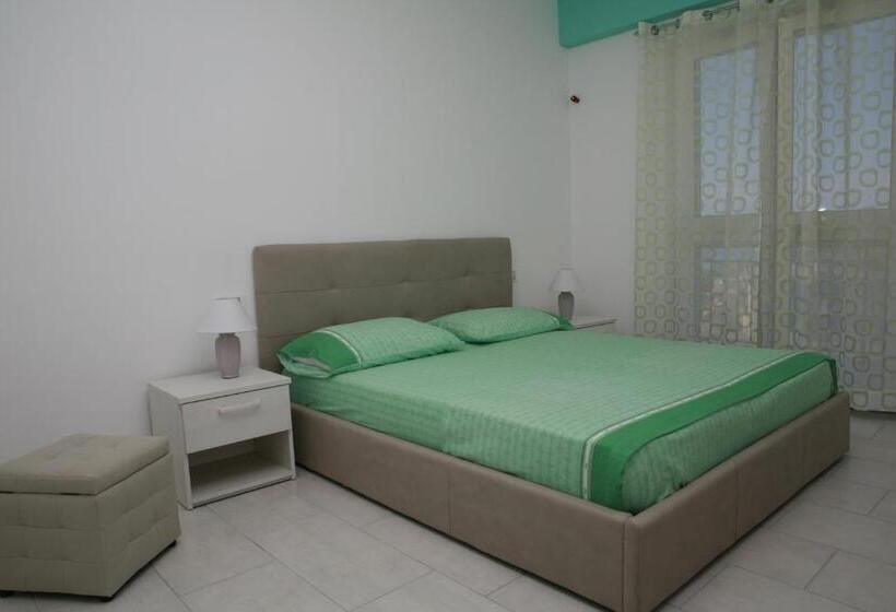 غرفة قياسية مطلّة علي البحر مزوَّدة بشُرفة, B&b Torre Nave