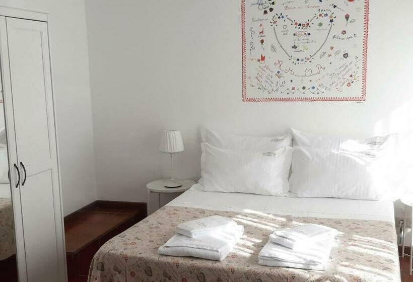 可看到停车场的标准间, Casa Da Travessa