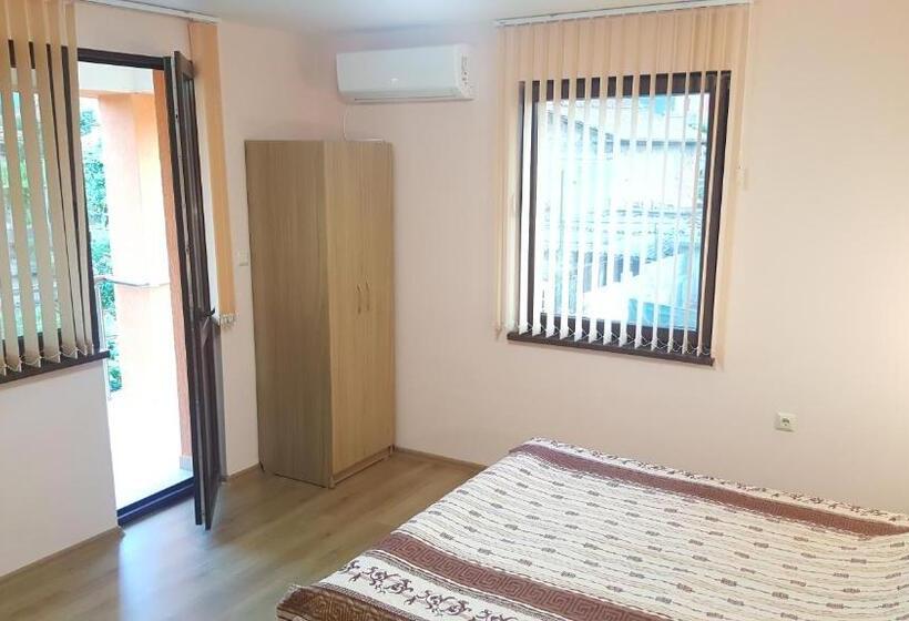 标准间带阳台, Chilingirovata Kashta