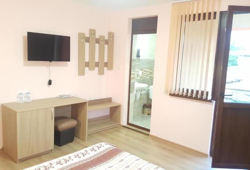 标准间带阳台, Chilingirovata Kashta