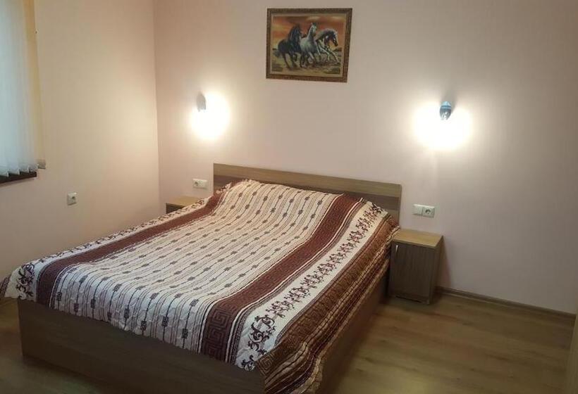 标准间带阳台, Chilingirovata Kashta