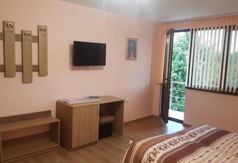 带大床的标准工作室, Chilingirovata Kashta