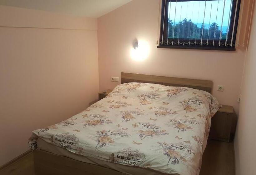 带按摩浴盆的套房, Chilingirovata Kashta